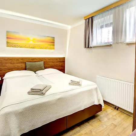 阿尔卑斯公寓 *